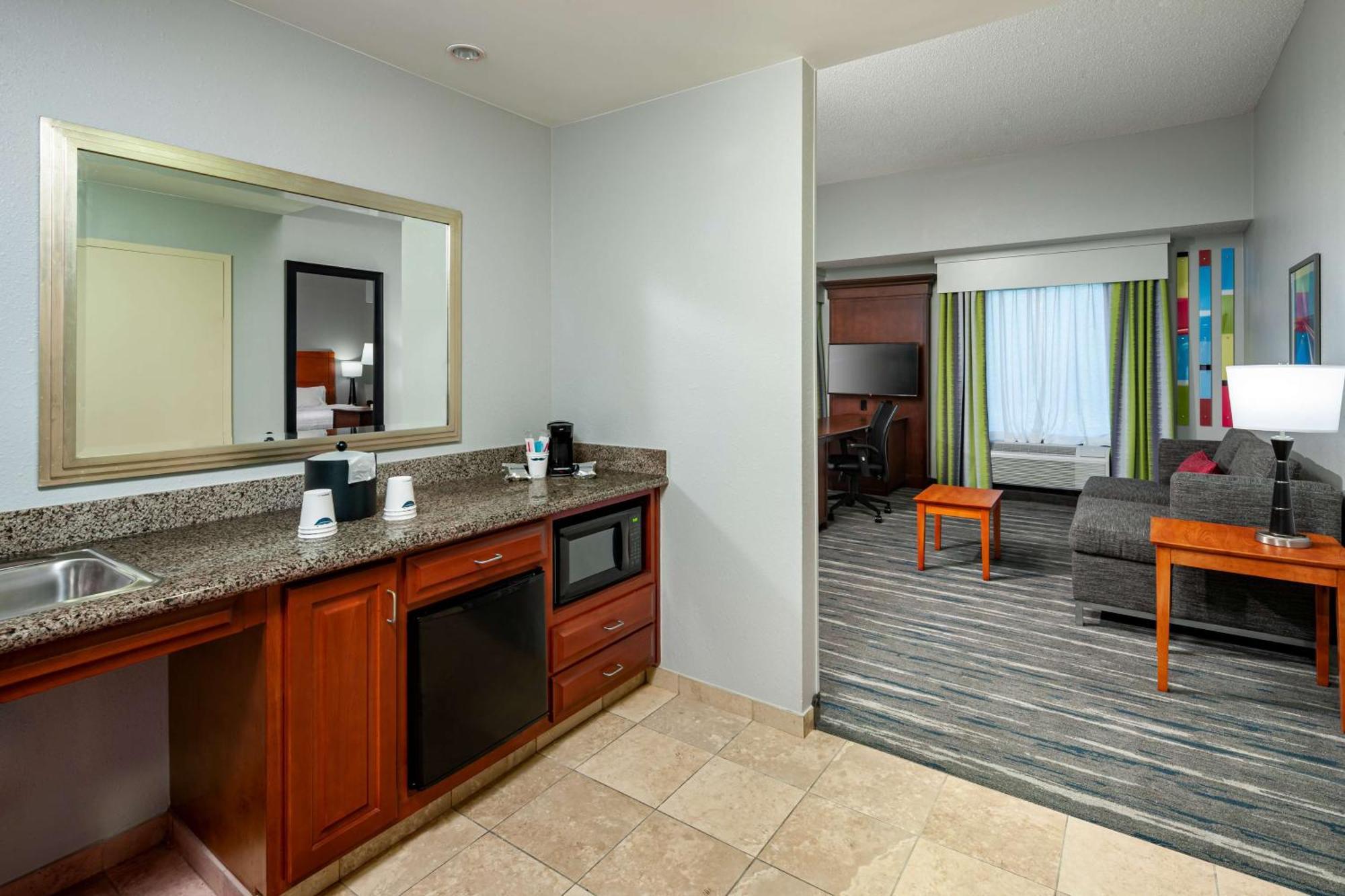 Hampton Inn & Suites Mobile I-65@ Airport Boulevard Exterior foto