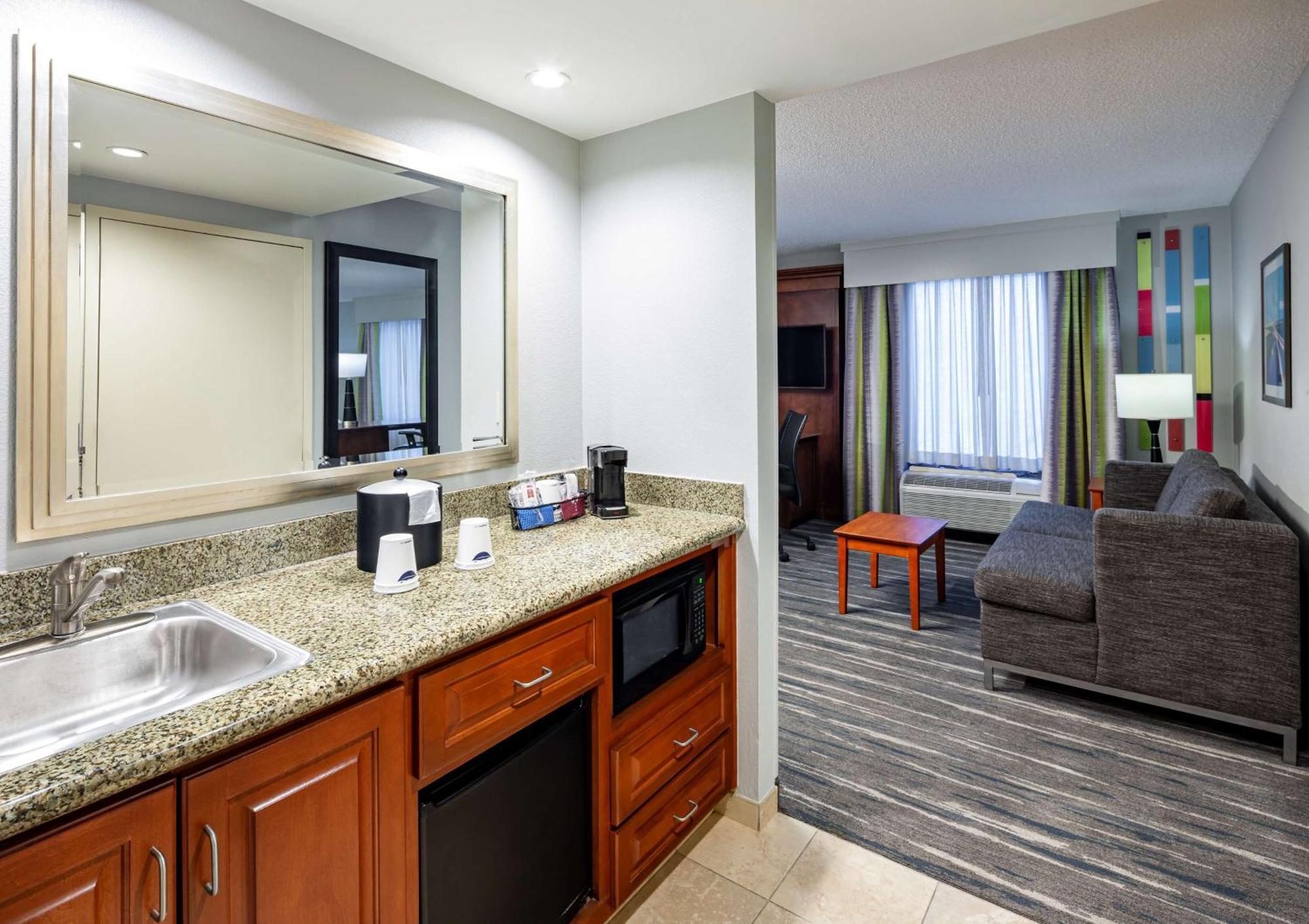 Hampton Inn & Suites Mobile I-65@ Airport Boulevard Exterior foto