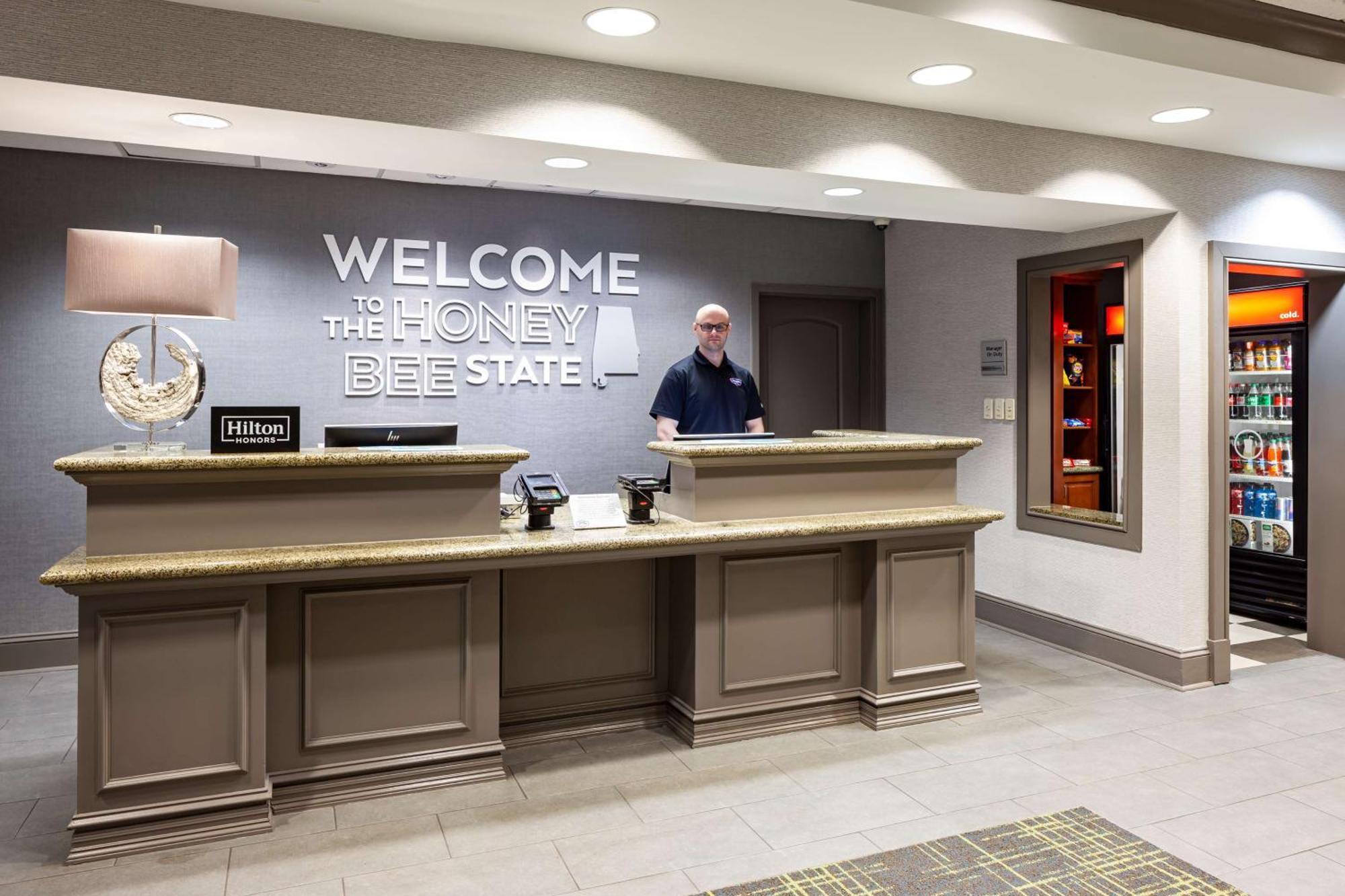 Hampton Inn & Suites Mobile I-65@ Airport Boulevard Exterior foto