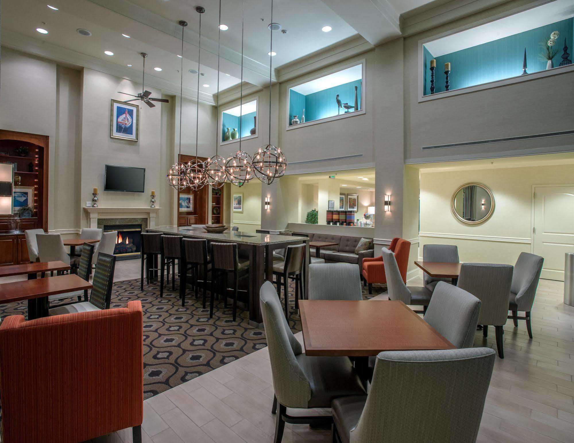 Hampton Inn & Suites Mobile I-65@ Airport Boulevard Exterior foto